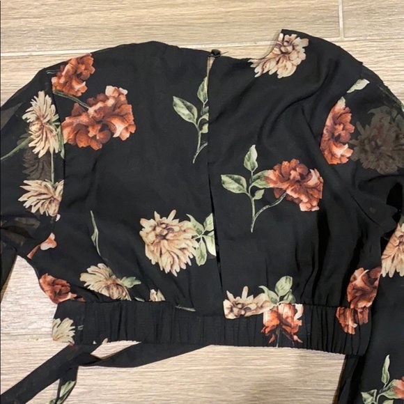 Revamped Women Floral All Over Wrap Print Crop Top Size Small - Picture 5 of 5